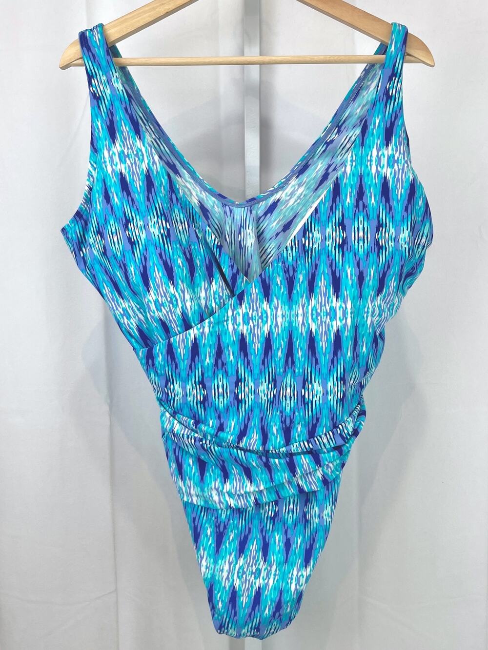 L.L. BEAN Shaping Swimwear Printed Tanksuit One Piece Swimsuit Blue 18W Plus